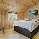 2 Bedroom Gorgeous In Semesterbostad