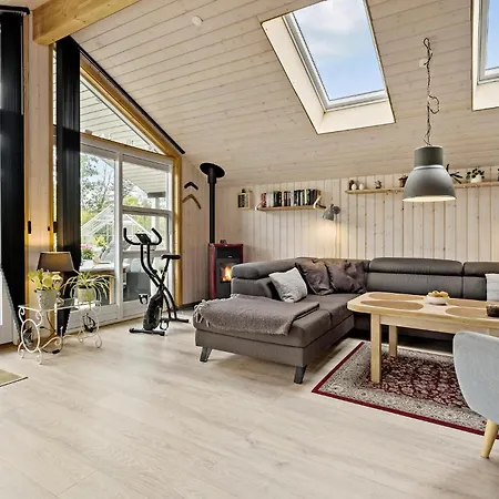 Holiday home Stunning In With Kitchen *